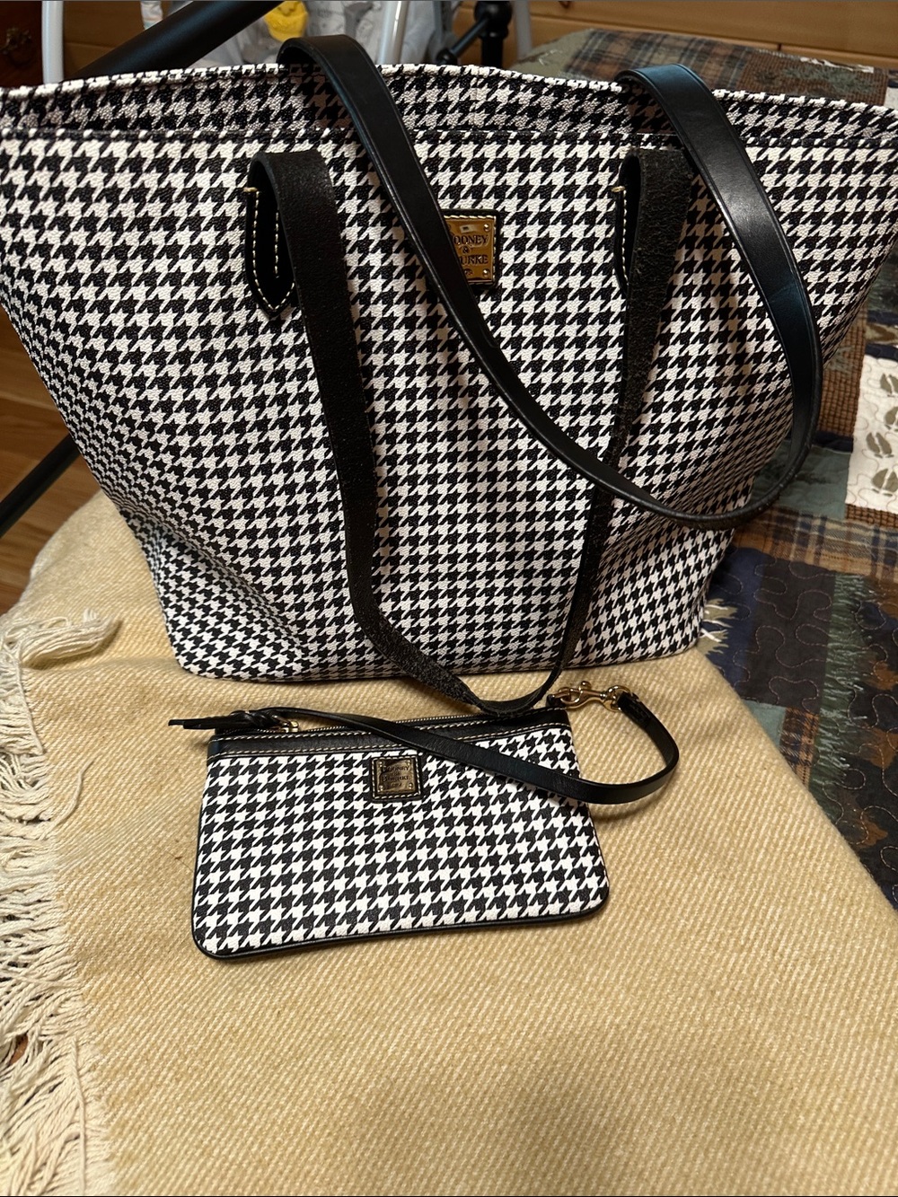 Dooney & Bourke Black & White Houndstooth Tote with Wristlet - Picture 2 of 6